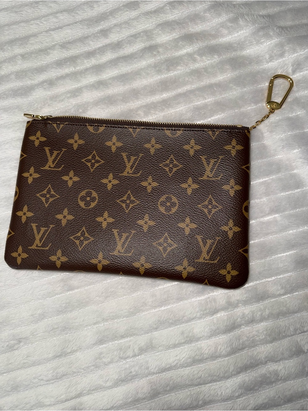 Louis Vuitton Key Pouch Medium - Picture 7 of 15